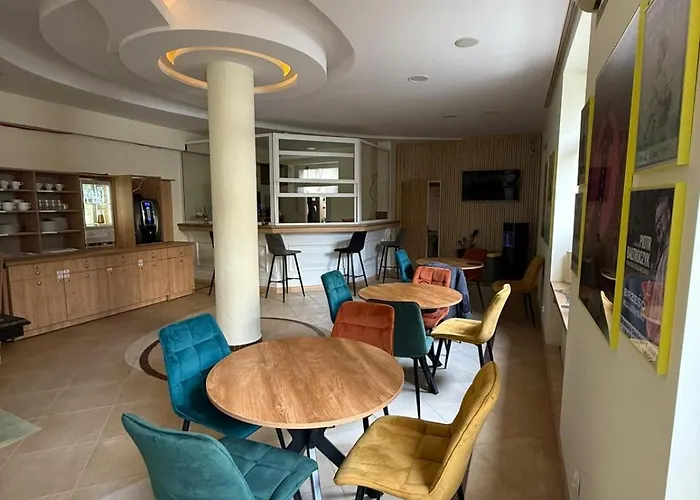 Kameralny Tm Отель Радом